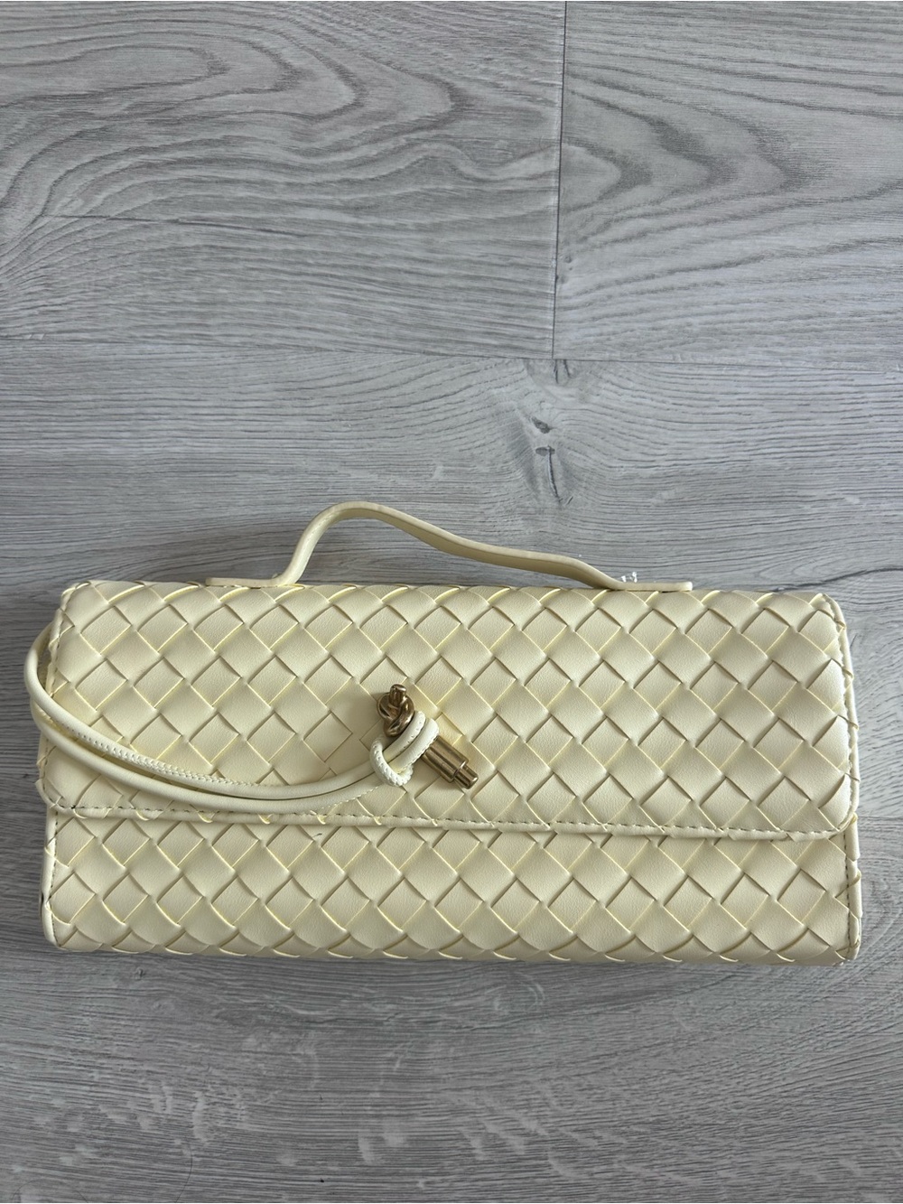 Butter yellow woven clutch - Picture 3 of 6